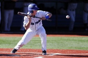 baseball-player-688372_640